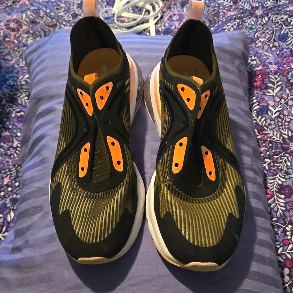 Fabletics black and peachy pink tennis shoes